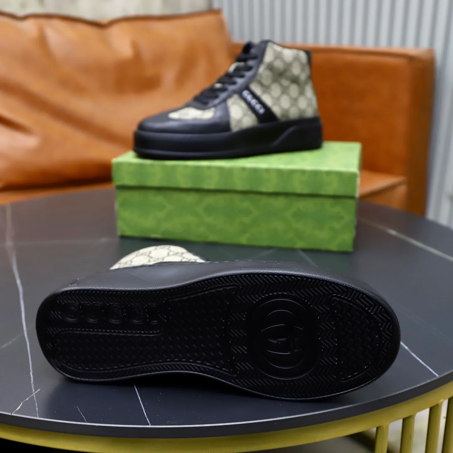 Ex-factory price: 442💰🙅‍♂️🙅‍♂️🙅‍♂️ Brand: GUCCI Standard code: 38-44 (45 customized) Grade: Same as the official website Material: Original cowhide material spliced with brand cloth Comfortable and breathable lining Lightweight and wear-resistant sports outsole Style category: Men's fashionable casual shoes Running sports shoes Distinguished luxury brand elements Top luxury color: actual picture color